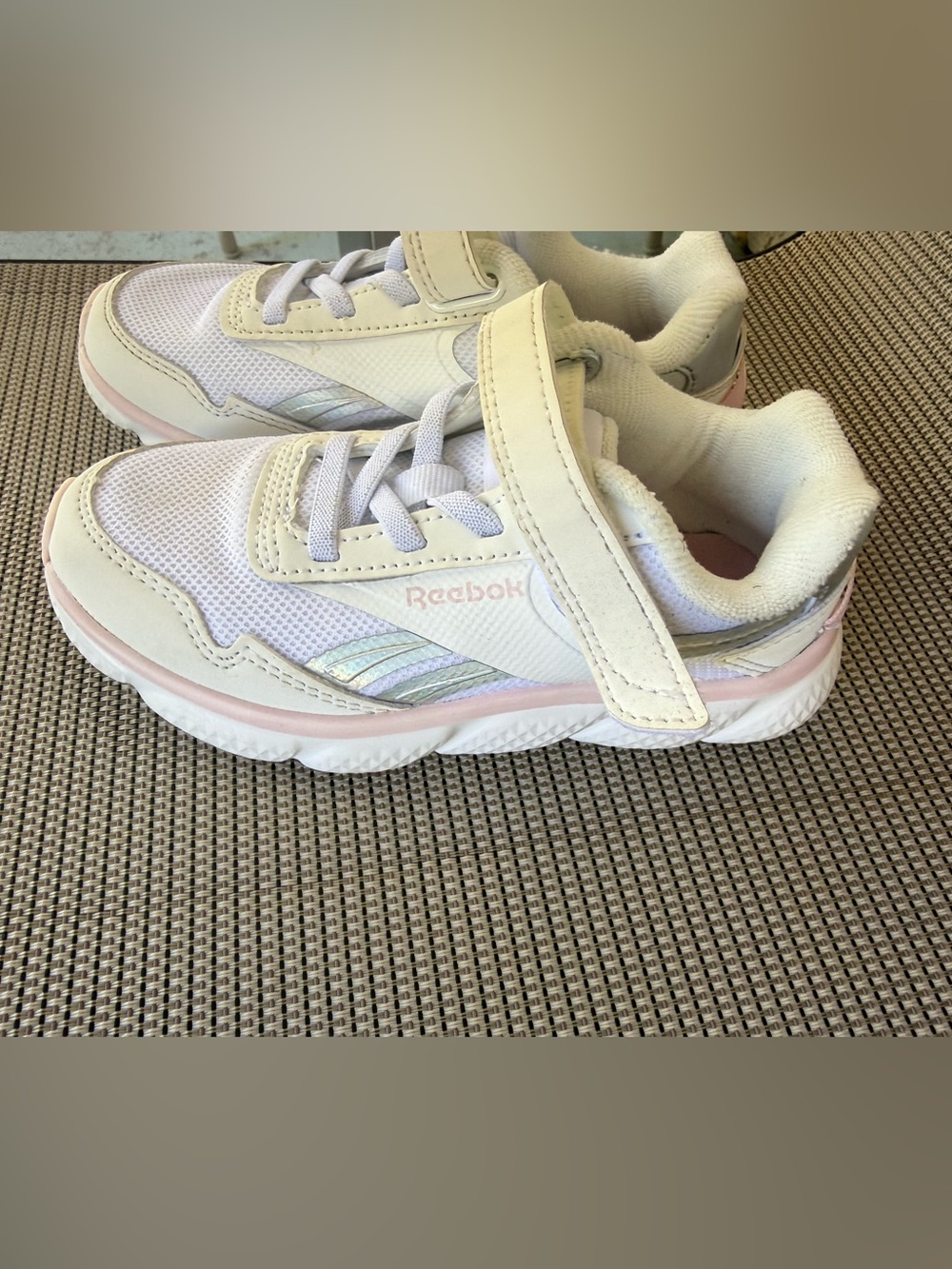 Reebok Kids White and pink Sneakers size 11k